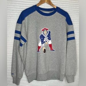 {{Mitchell & Ness}} Patriots Sweatshirt